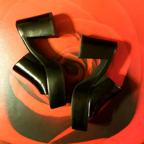 Jeffrey Campbell Heels - Picture 2 of 8